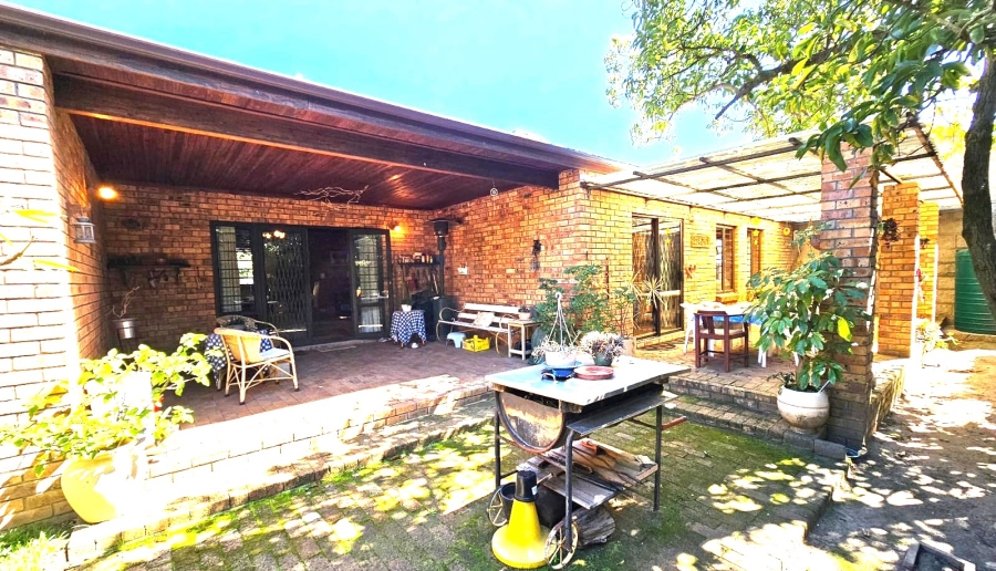 3 Bedroom Property for Sale in Lemoenkloof Western Cape